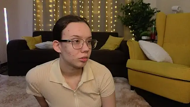 FabiolaCowing online show from November 15, 2025, 6:12 pm