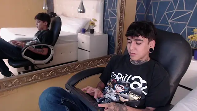 SantiOlsen online show from October 22, 2025, 11:42 am