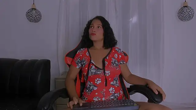 Snapshot of brownvelvet chatting on October 21, 2025, 7:02 pm brownvelvet online show from October 21, 2025, 7:02 pm