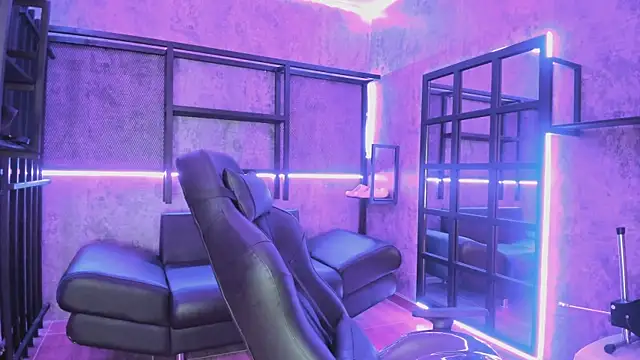 Snapshot of ArohomLester chatting on January 8, 2026, 11:27 am ArohomLester online show from January 8, 2026, 11:27 am