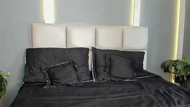 Snapshot of ArohomLester chatting on December 20, 2025, 4:10 pm ArohomLester online show from December 20, 2025, 4:10 pm