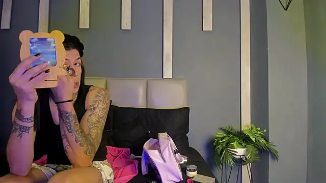 Snapshot of ArohomLester chatting on February 20, 2026, 1:13 pm ArohomLester online show from February 20, 2026, 1:13 pm