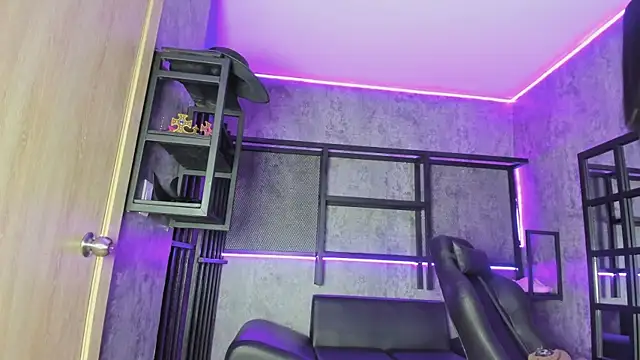 Snapshot of ArohomLester chatting on January 6, 2026, 11:14 am ArohomLester online show from January 6, 2026, 11:14 am