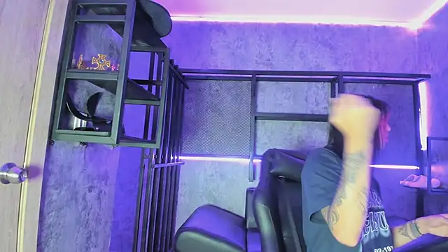 Snapshot of ArohomLester chatting on January 9, 2026, 11:39 am ArohomLester online show from January 9, 2026, 11:39 am