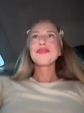 Snapshot of kira_mia chatting on March 2, 2026, 3:30 pm kira mia online show from March 2, 2026, 3:30 pm