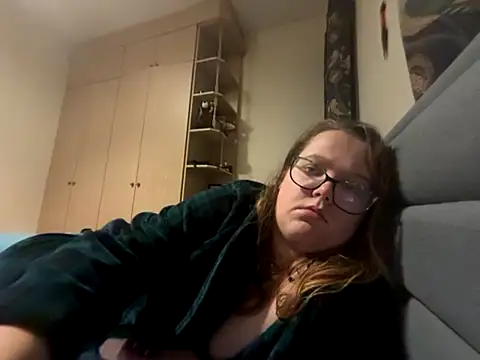 Scarletcum22 online show from December 3, 2025, 7:08 am