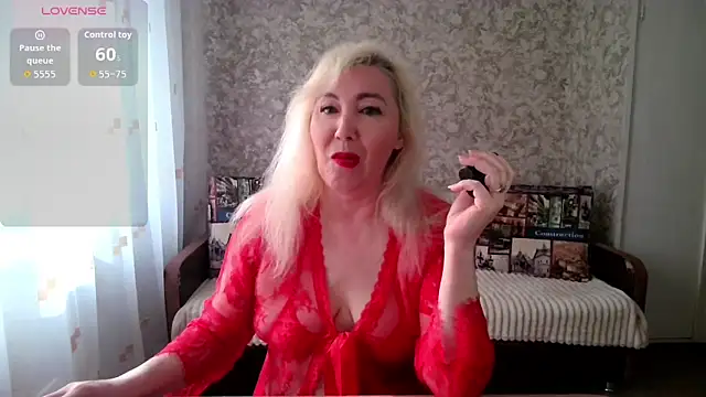 LadyKriss online show from April 6, 2026, 4:41 am