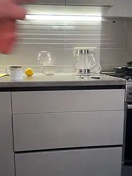 Love  Mom online show from November 3, 2025, 8:51 am