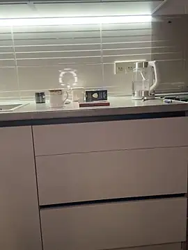 Love  Mom online show from November 13, 2025, 5:39 pm