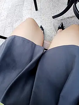 Snapshot of Mina-02 chatting on October 28, 2025, 9:52 am Mina-02 online show from October 28, 2025, 9:52 am