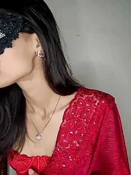 Hottie hania online show from February 17, 2026, 5:32 pm