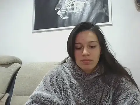 Snapshot of roma22honey chatting on October 19, 2025, 5:59 pm roma22honey online show from October 19, 2025, 5:59 pm