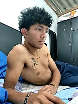 LyliaWood online show from October 25, 2025, 7:47 pm