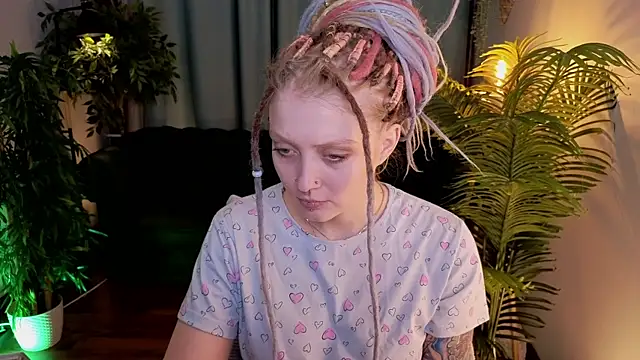 Snapshot of Kiki_shay chatting on November 14, 2025, 1:37 pm Kiki shay online show from November 14, 2025, 1:37 pm