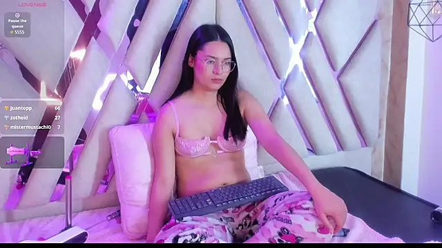 Isa doux online show from May 23, 2026, 8:24 am