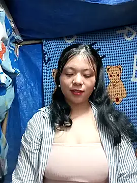 lisa-bae00 online show from November 30, 2025, 10:27 am