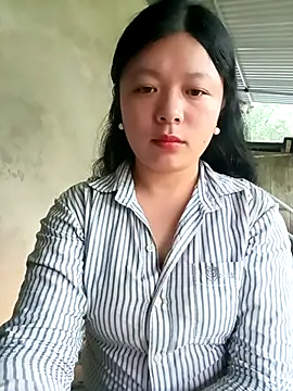 lisa-bae00 online show from April 19, 2026, 12:22 am