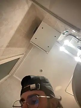 Snapshot of Paapii1098 chatting on February 11, 2026, 7:58 pm Paapii1098 online show from February 11, 2026, 7:58 pm