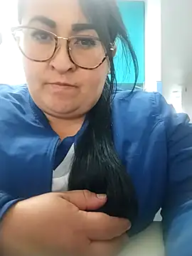 julitziI 09 online show from November 17, 2025, 8:40 am