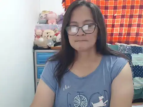 Snapshot of Kinkybela2025 chatting on October 30, 2025, 3:05 am Kinkybela2025 online show from October 30, 2025, 3:05 am