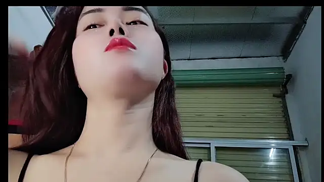 Snapshot of Family-Lovee chatting on February 3, 2026, 6:35 pm Family-Lovee online show from February 3, 2026, 6:35 pm