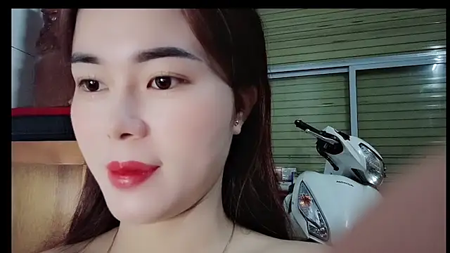 Snapshot of Family-Lovee chatting on February 21, 2026, 10:12 pm Family-Lovee online show from February 21, 2026, 10:12 pm