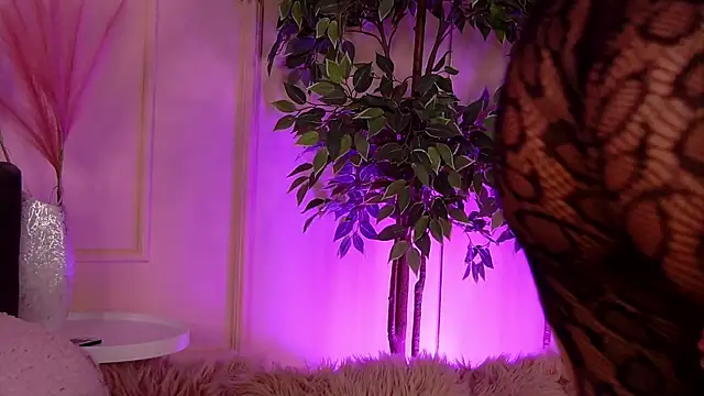 CrystalRedx online show from January 15, 2026, 5:44 am