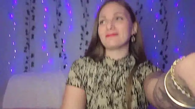 Snapshot of Ninabeauregard chatting on November 2, 2025, 8:14 pm Ninabeauregard online show from November 2, 2025, 8:14 pm