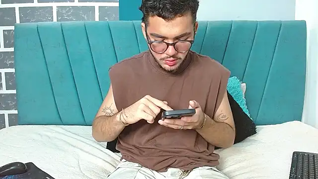 Zac Golden online show from December 20, 2025, 12:08 pm