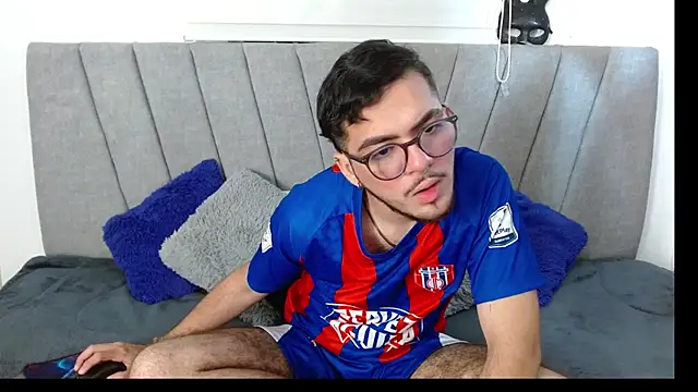 Zac Golden online show from November 14, 2025, 2:26 am