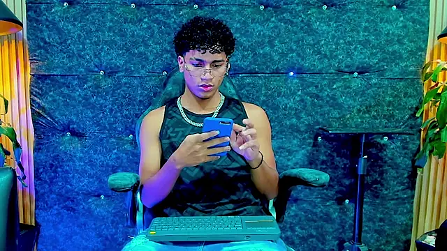 Snapshot of Iaan_Dalton_ chatting on October 22, 2025, 7:57 pm Iaan Dalton online show from October 22, 2025, 7:57 pm