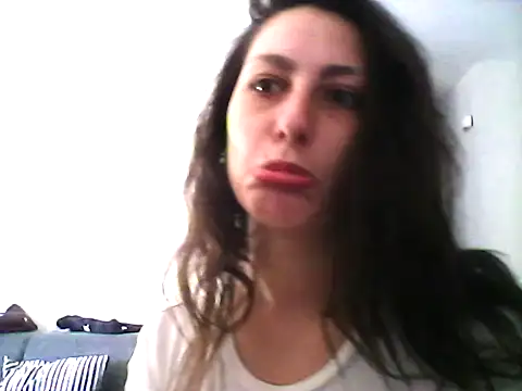 Snapshot of Veralune chatting on February 19, 2026, 9:17 am Veralune online show from February 19, 2026, 9:17 am