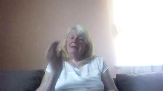 AmyLove353 online show from May 20, 2026, 3:36 am