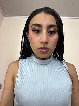 Snapshot of Violeet-Smith chatting on November 11, 2025, 10:15 pm Violeet-Smith online show from November 11, 2025, 10:15 pm