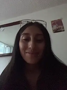 Snapshot of Violeet-Smith chatting on November 21, 2025, 9:03 pm Violeet-Smith online show from November 21, 2025, 9:03 pm