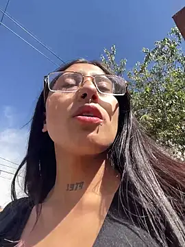 Snapshot of Violeet-Smith chatting on November 27, 2025, 3:01 pm Violeet-Smith online show from November 27, 2025, 3:01 pm