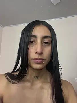 Snapshot of Violeet-Smith chatting on October 31, 2025, 8:05 pm Violeet-Smith online show from October 31, 2025, 8:05 pm