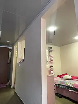 Snapshot of Violeet-Smith chatting on December 2, 2025, 6:20 pm Violeet-Smith online show from December 2, 2025, 6:20 pm