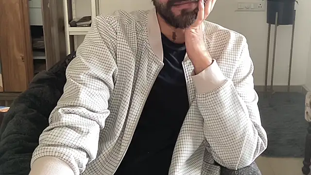 MakeMeAwareAah online show from December 2, 2025, 4:25 am