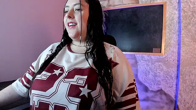 Danna piink  online show from April 1, 2026, 11:11 am