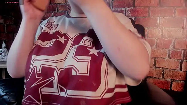 Danna piink  online show from April 11, 2026, 12:20 pm