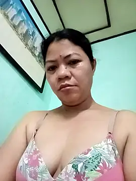 Yummymarie09 online show from November 13, 2025, 10:46 pm