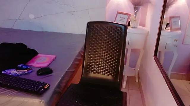 Lorraine Jackson online show from November 14, 2025, 11:58 am