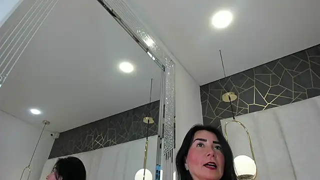 AnnieLove  online show from February 4, 2026, 2:12 pm