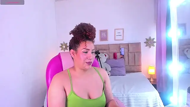 ROZZE MILA online show from March 6, 2026, 8:15 pm