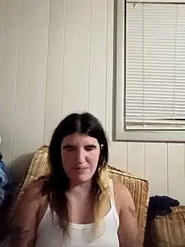 angelmarie32 online show from November 3, 2025, 1:33 am