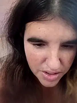 angelmarie32 online show from November 3, 2025, 6:44 pm