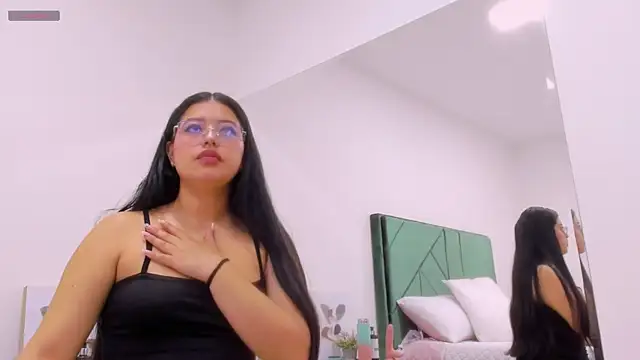 Snapshot of AmberSousa chatting on November 9, 2025, 12:53 pm AmberSousa online show from November 9, 2025, 12:53 pm