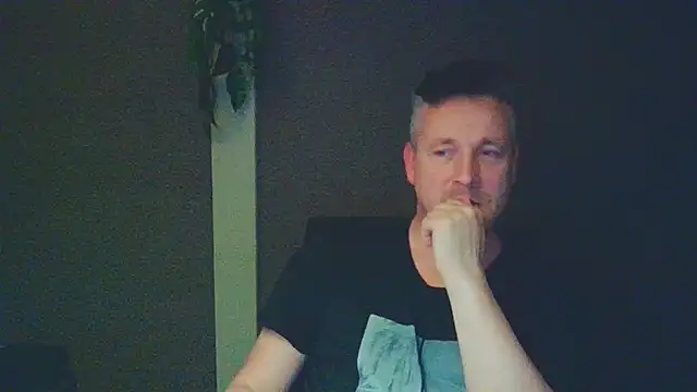 Woody Longbong online show from November 12, 2025, 5:39 pm