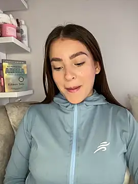 Talia Bonet online show from November 5, 2025, 2:20 pm